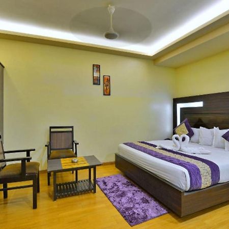 Hotel Samrat Jabalpur Eksteriør billede