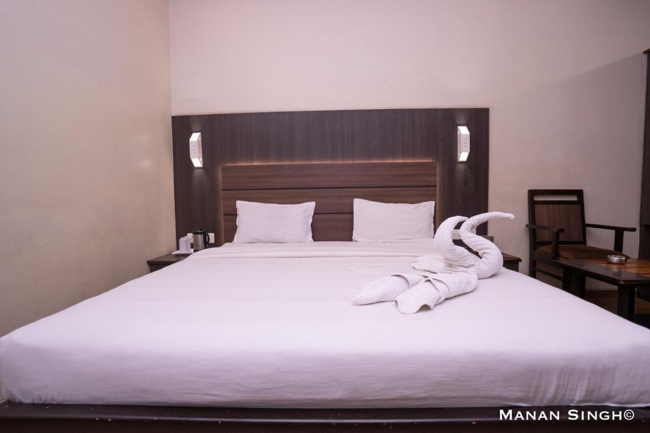 Hotel Samrat Jabalpur Eksteriør billede