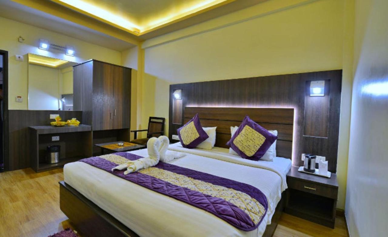 Hotel Samrat Jabalpur Eksteriør billede