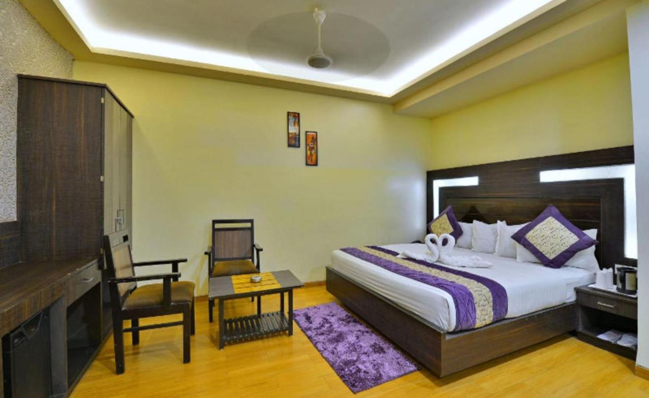 Hotel Samrat Jabalpur Eksteriør billede