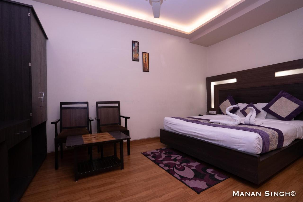 Hotel Samrat Jabalpur Eksteriør billede