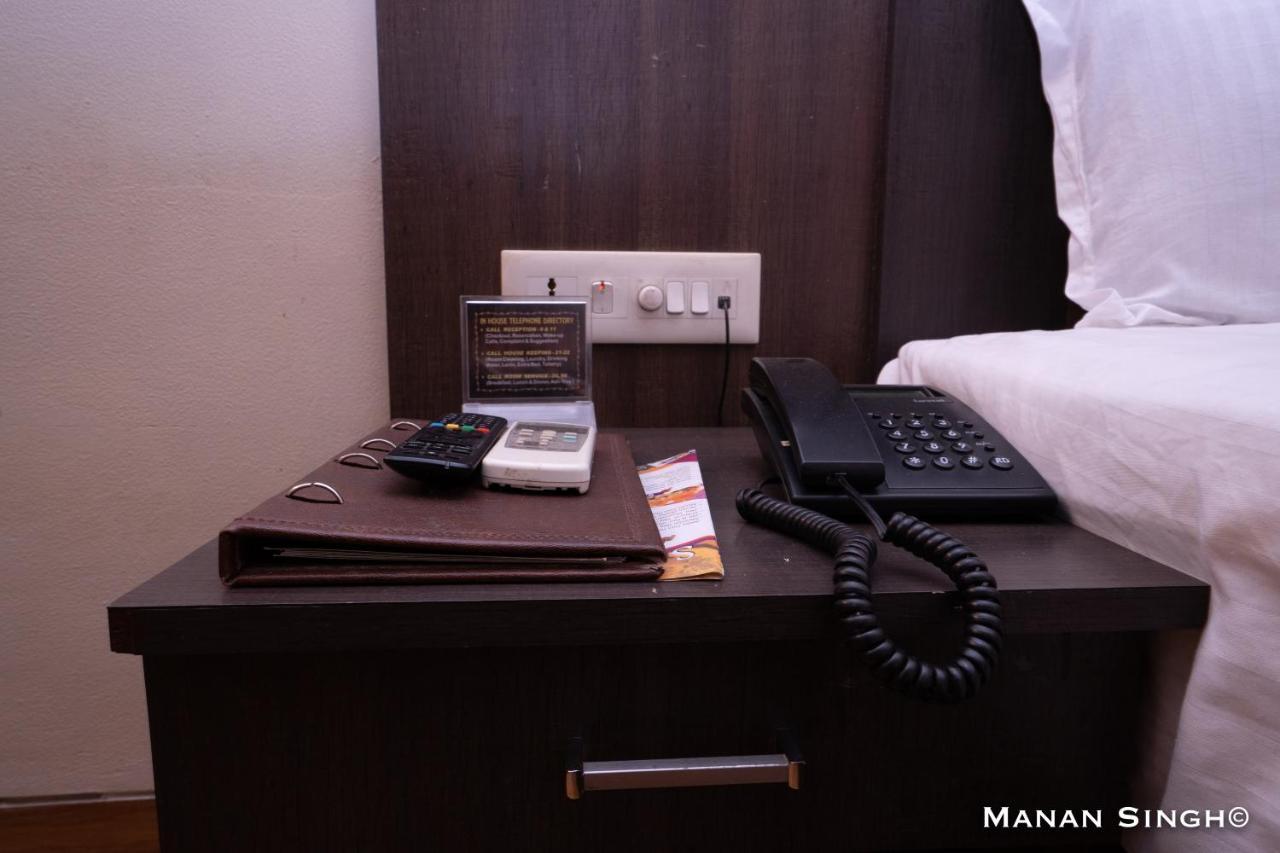 Hotel Samrat Jabalpur Eksteriør billede